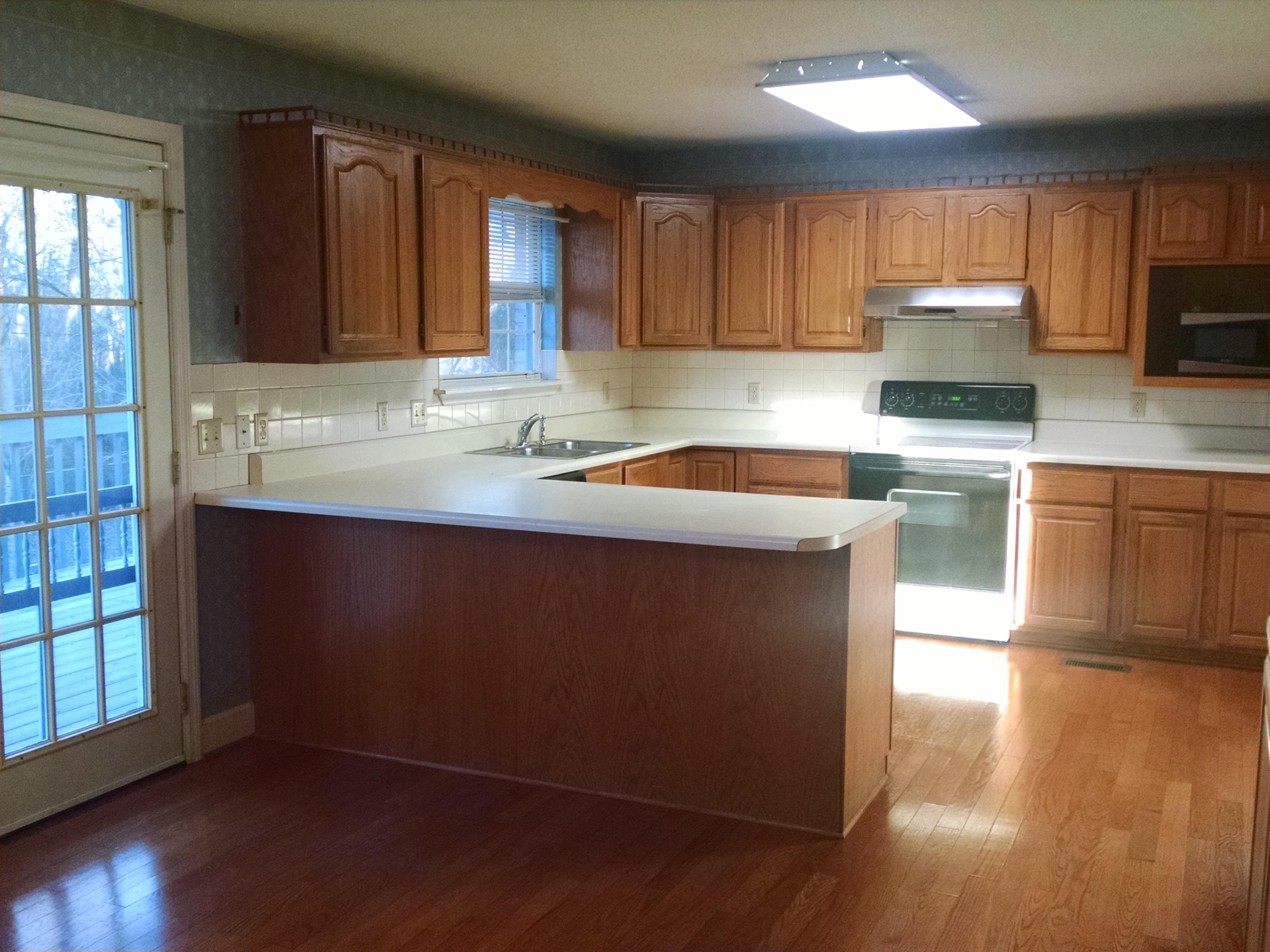 1047 Holcomb Road Ringgold, GA 30736 - Photo 4 of 27 Kitchen with Snack Bar