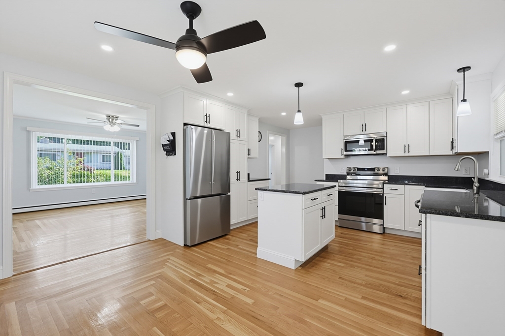 18 Prairie Avenue Bellingham, MA 02019 - Photo 3 of 42