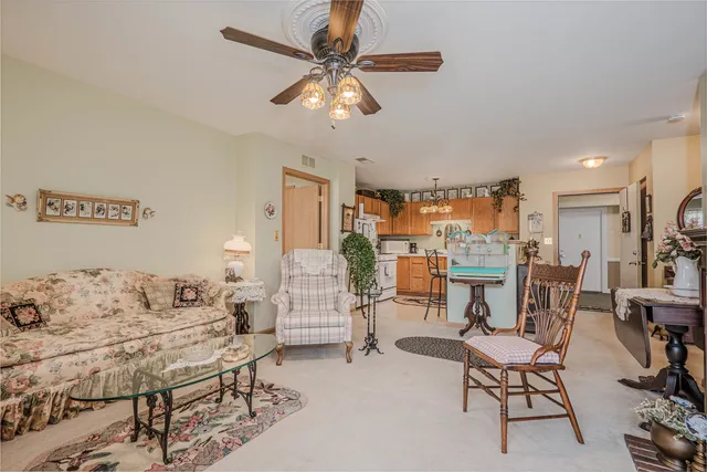 $112,000 | 801 North McLean Boulevard, Unit 316, Elgin, IL 60123