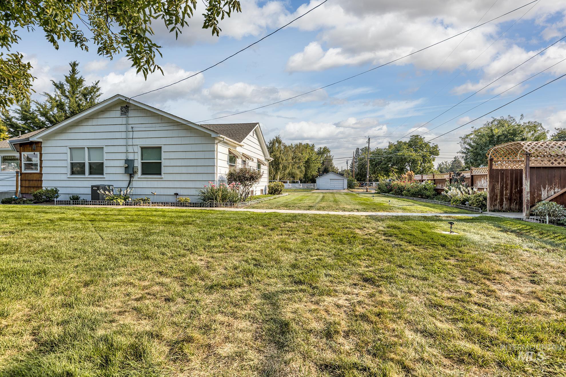 116 Pioneer Road Weiser, ID 83672 - Photo 35 of 41 View of home's exterior featuring a cooling unit