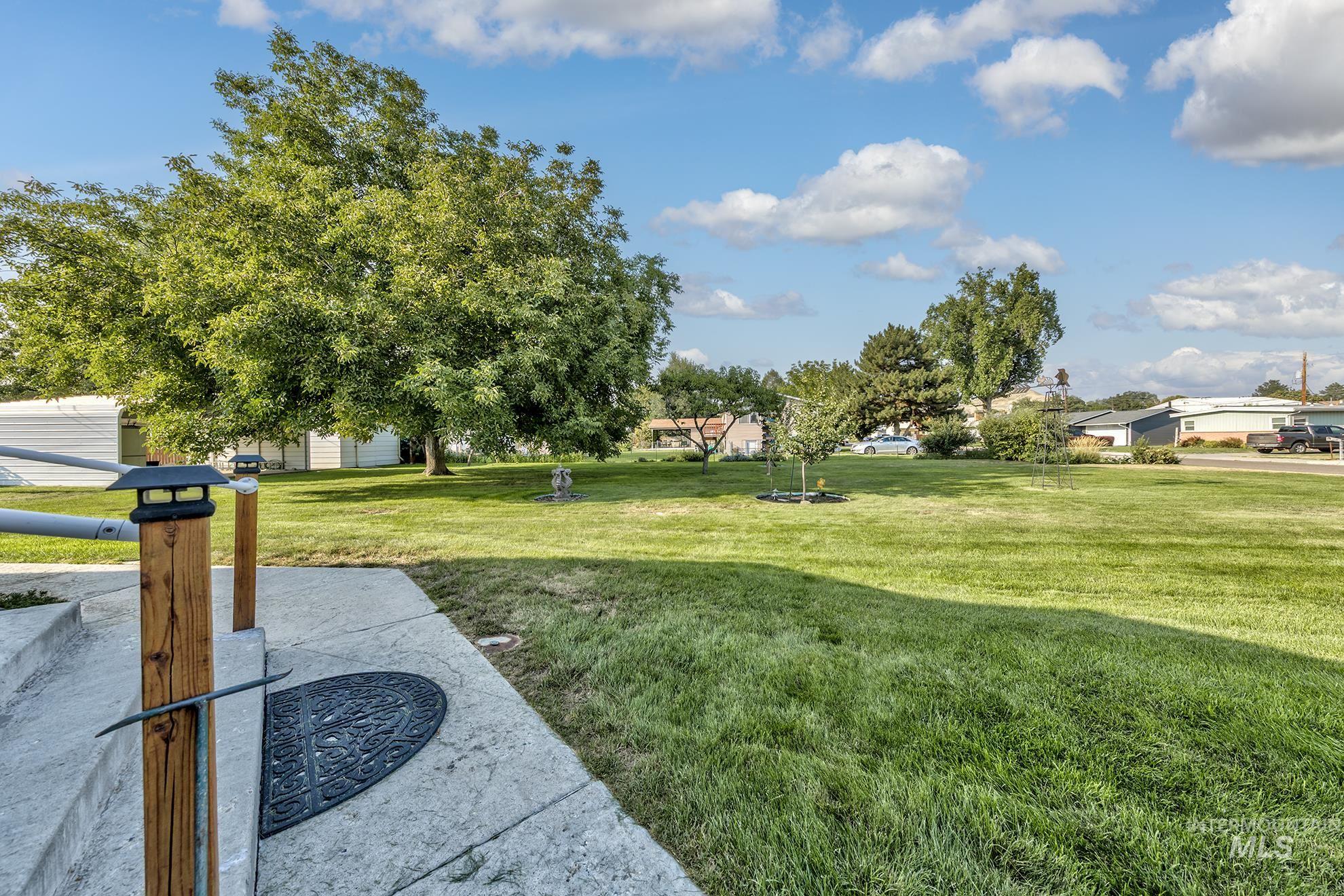 116 Pioneer Road Weiser, ID 83672 - Photo 37 of 41 Surrounding community featuring a lawn
