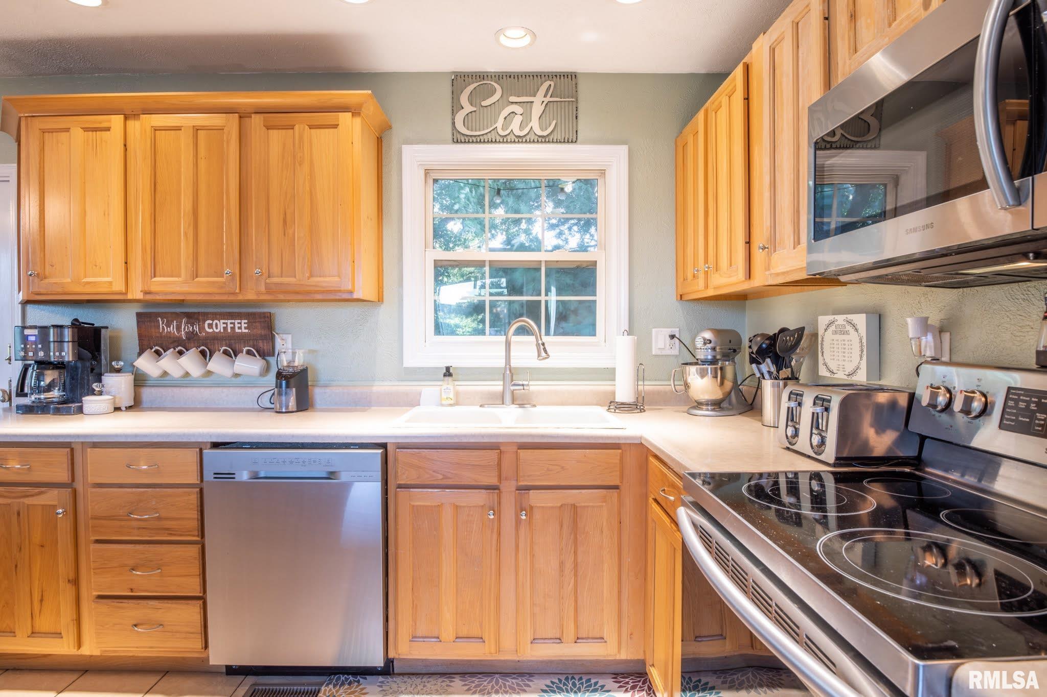 1569 Hickory Point Road Metamora, IL 61548 - Photo 12 of 45