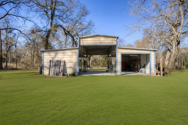 $887,000 | 17406 County Road 4821, Normangee, TX 77871