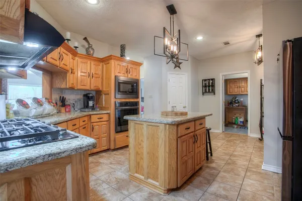 $887,000 | 17406 County Road 4821, Normangee, TX 77871
