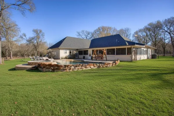 $887,000 | 17406 County Road 4821, Normangee, TX 77871