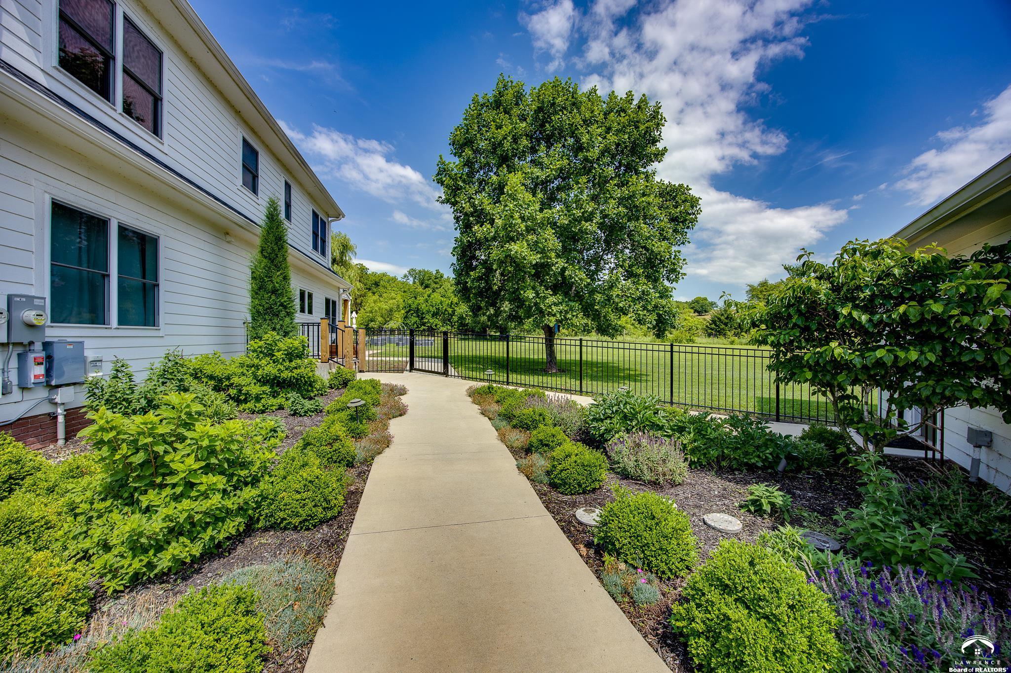813 East 661 Diagonal Road Lawrence, KS 66047 - Photo 54 of 78