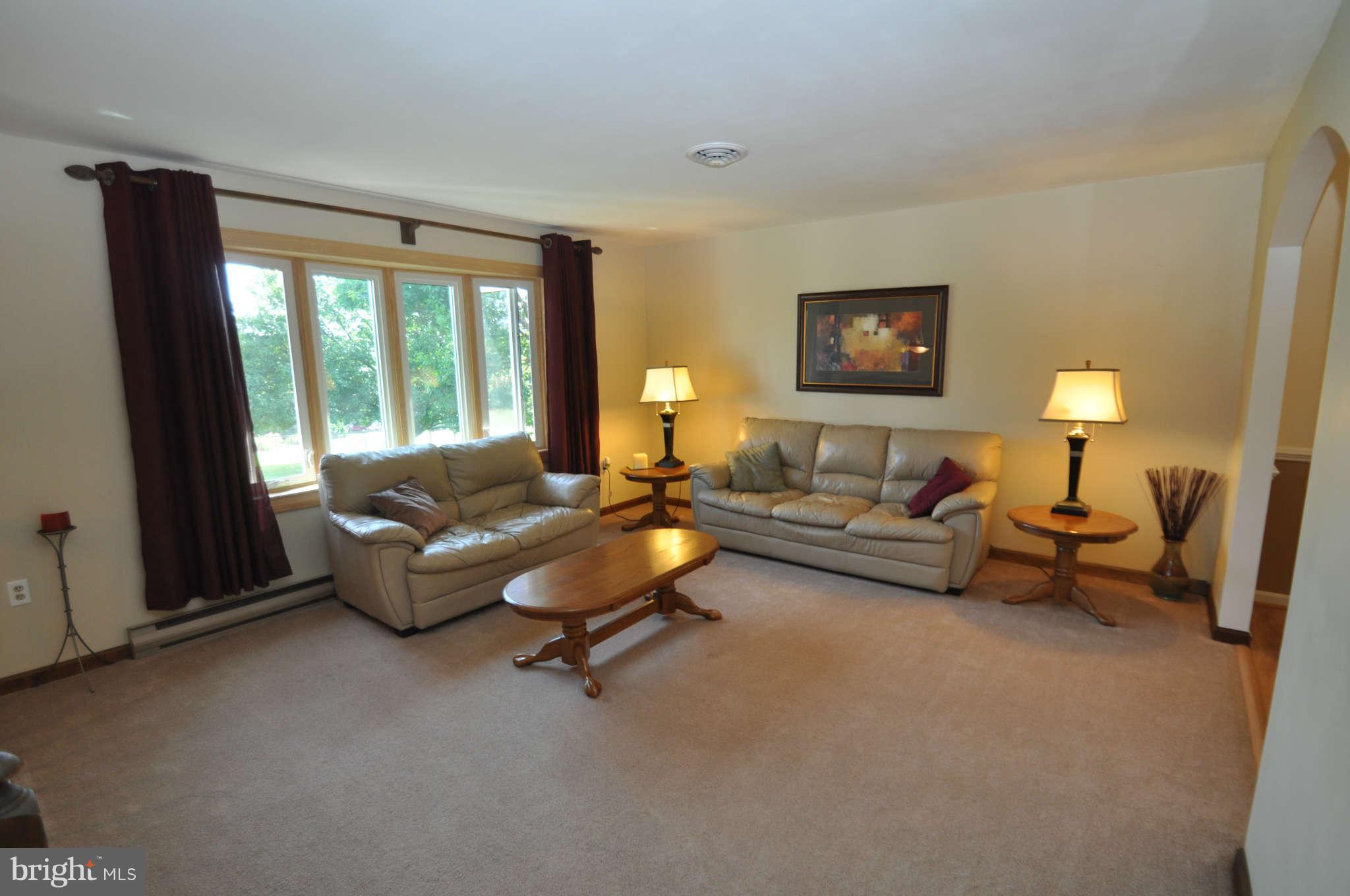 5136 Perry Road Mount Airy, MD 21771 - Photo 6 of 29 Living Room