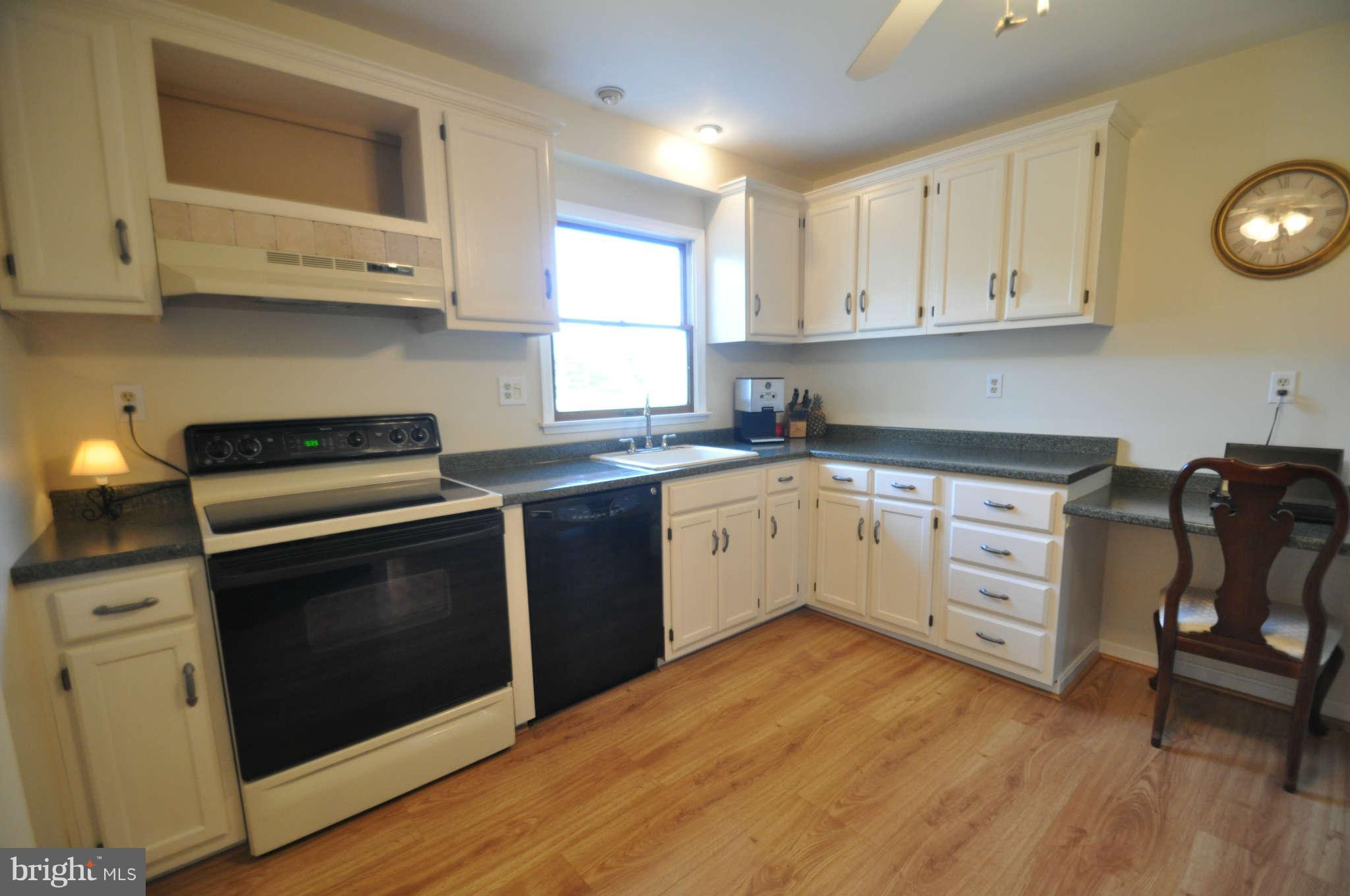 5136 Perry Road Mount Airy, MD 21771 - Photo 7 of 29 Kitchen