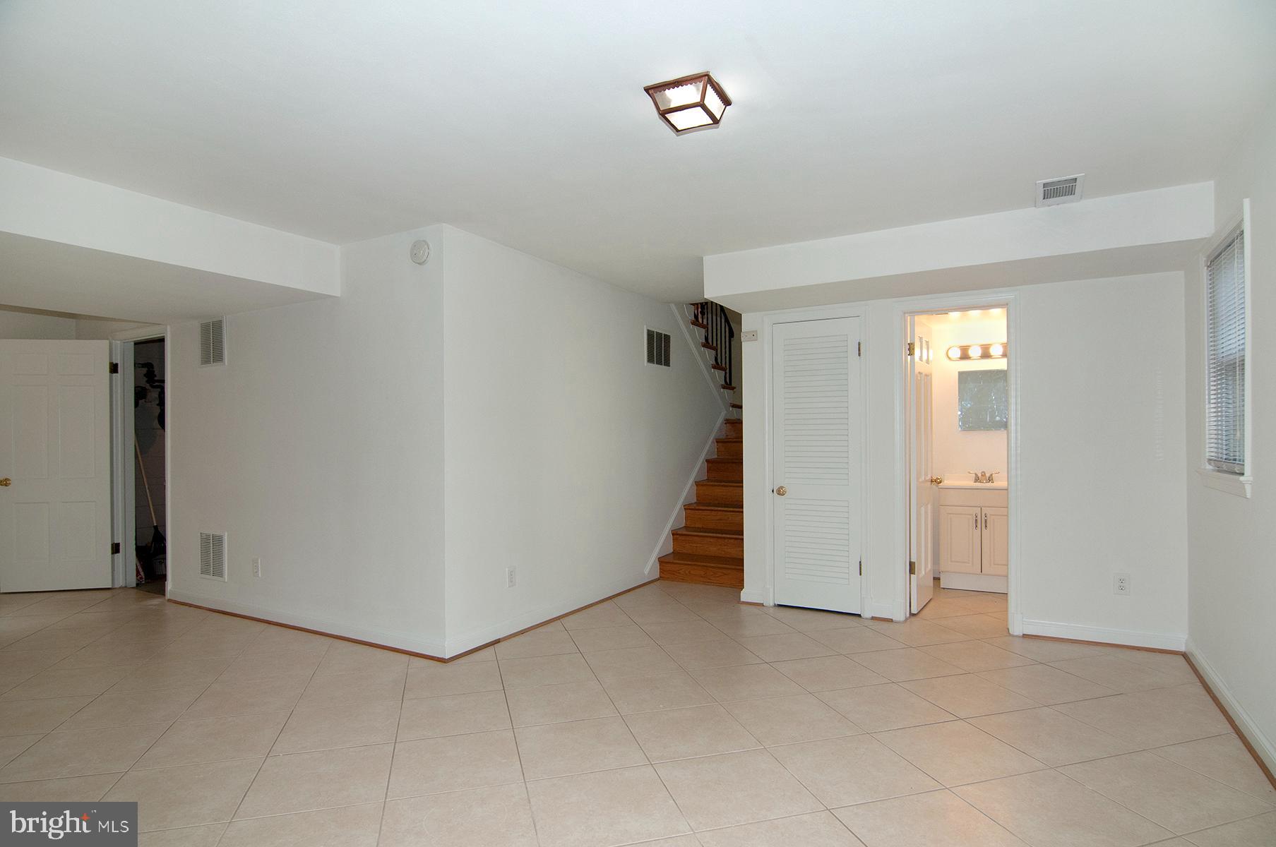 5504 Beech Avenue Bethesda, MD 20814 - Photo 17 of 28