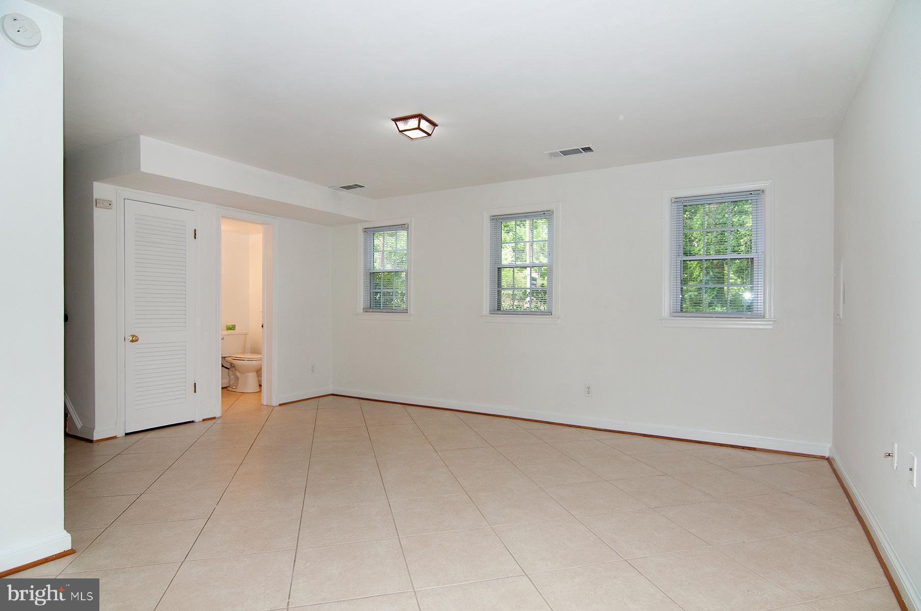 5504 Beech Avenue Bethesda, MD 20814 - Photo 18 of 28