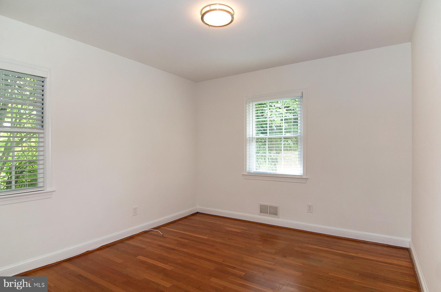 5504 Beech Avenue Bethesda, MD 20814 - Photo 25 of 28