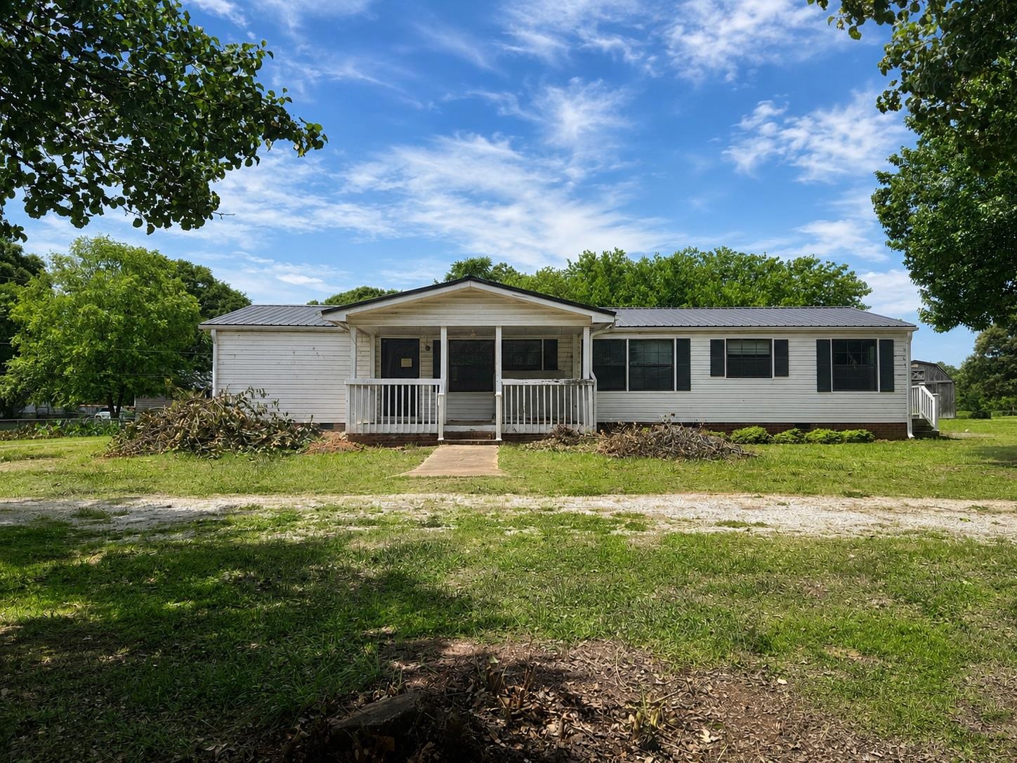 724 East Victor Hill Road Duncan, SC 29334 - Photo 1 of 10