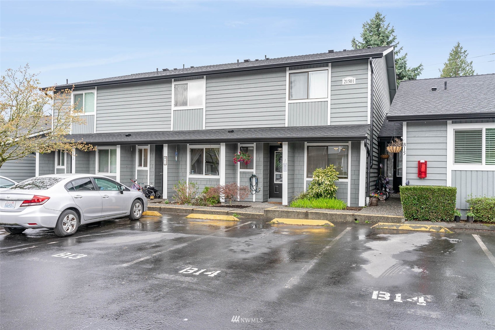 21501 4th Avenue West, Unit B14 Bothell, WA 98021 - Photo 2 of 24