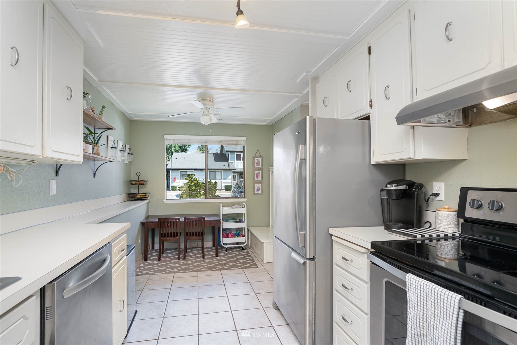 21501 4th Avenue West, Unit B14 Bothell, WA 98021 - Photo 7 of 24