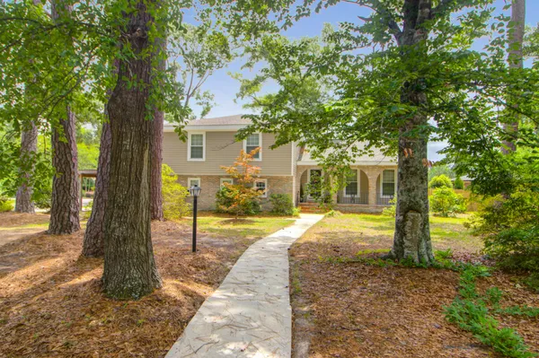 $569,000 | 100 Pointer Drive, Summerville, SC 29485