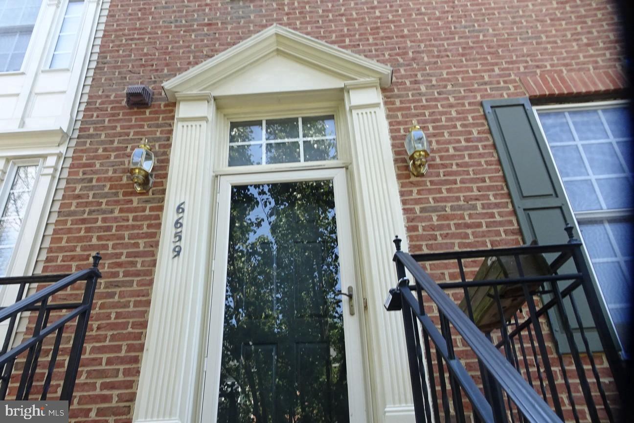 6659 Debra Lu Way Springfield, VA 22150 - Photo 2 of 15 Gallery Image 2