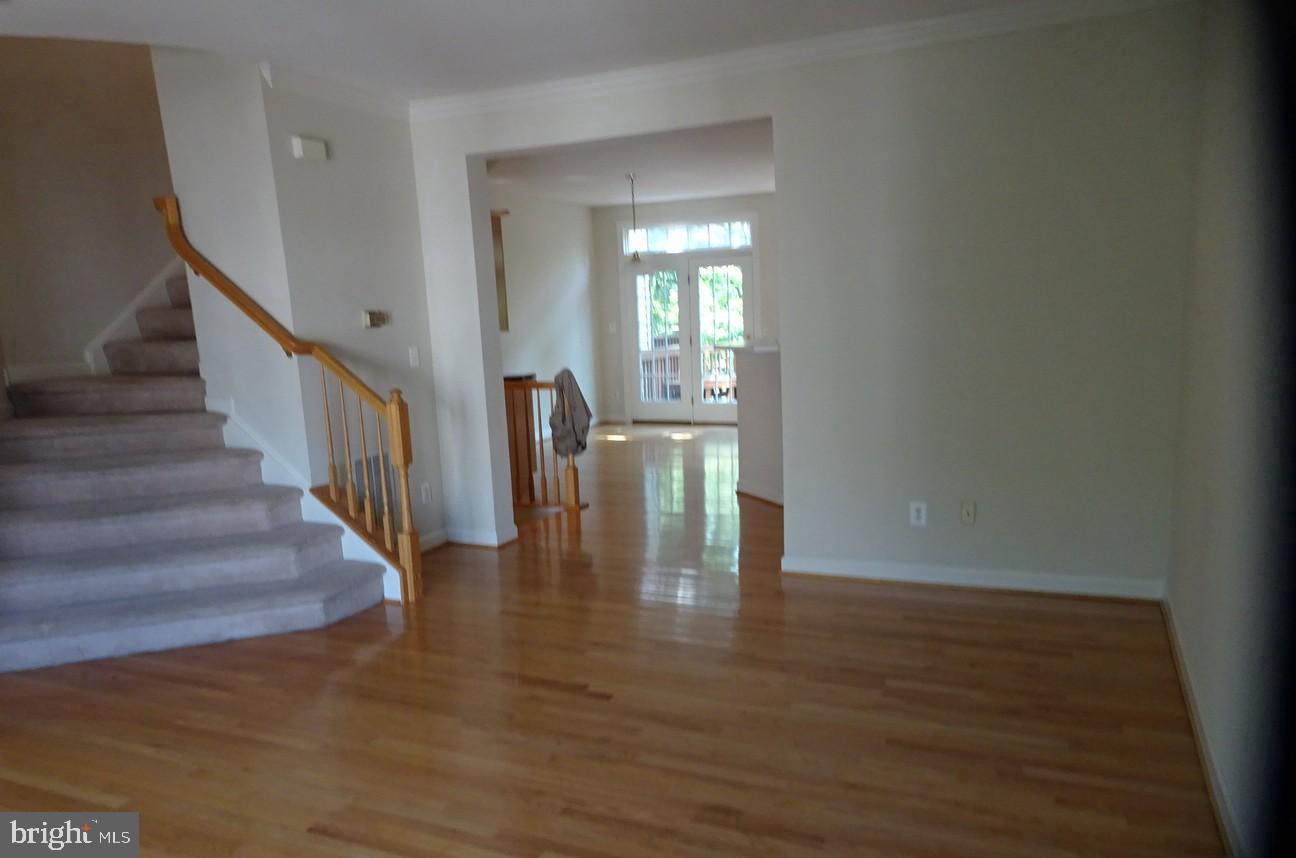 6659 Debra Lu Way Springfield, VA 22150 - Photo 4 of 15 Gallery Image 4
