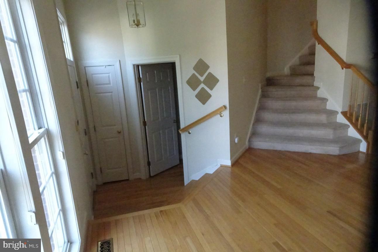 6659 Debra Lu Way Springfield, VA 22150 - Photo 5 of 15 Gallery Image 5
