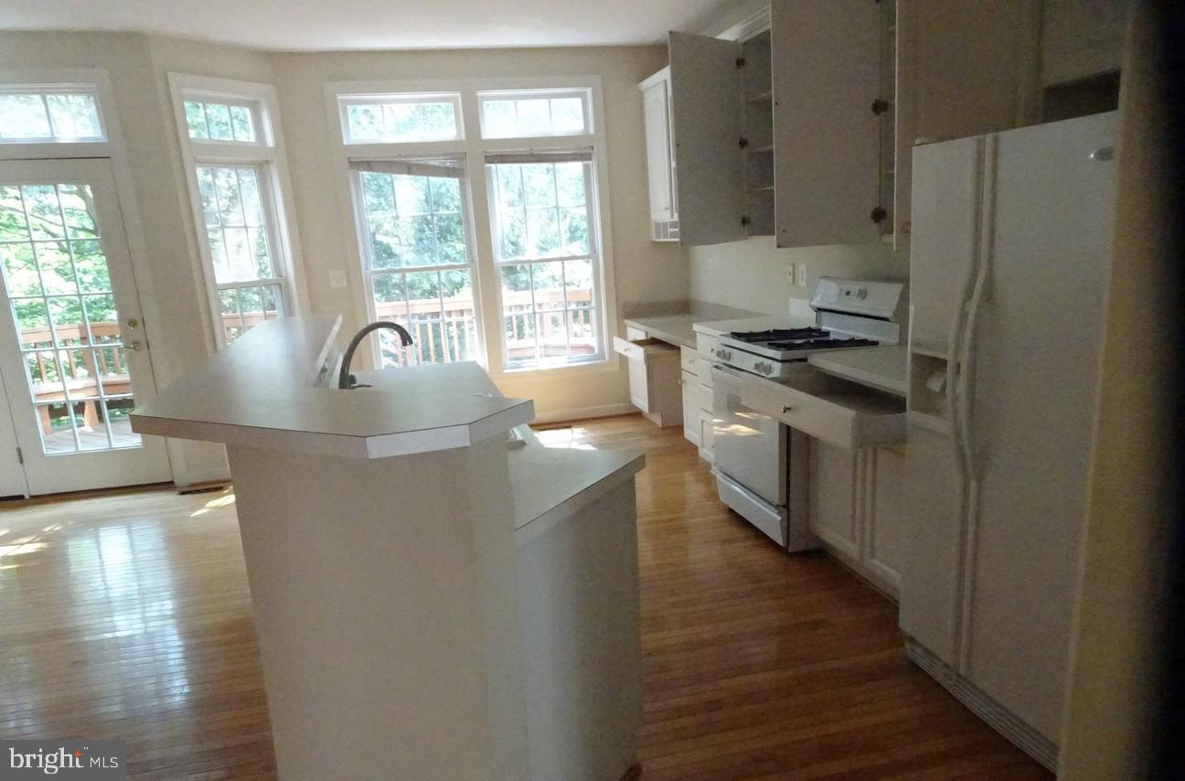 6659 Debra Lu Way Springfield, VA 22150 - Photo 6 of 15 Gallery Image 6