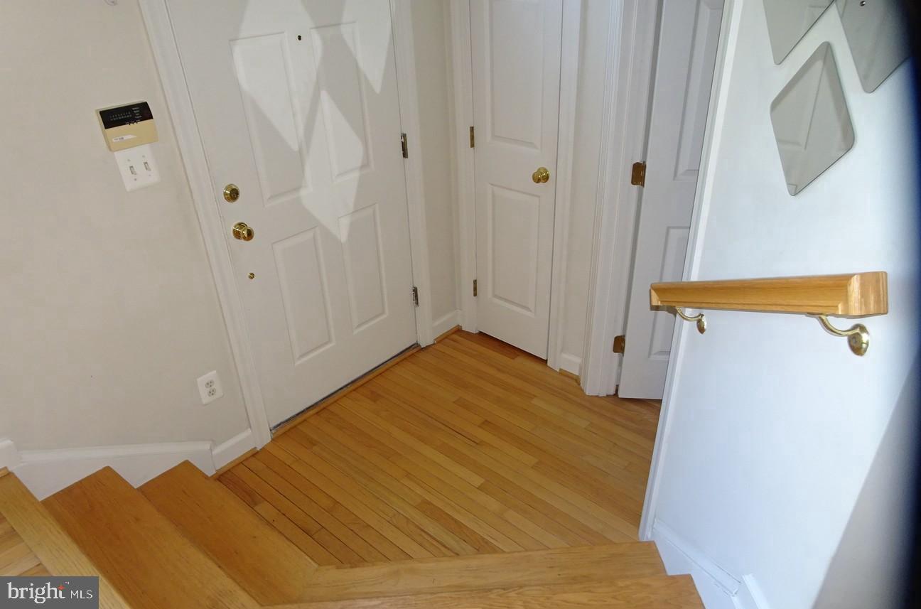 6659 Debra Lu Way Springfield, VA 22150 - Photo 9 of 15 Gallery Image 9