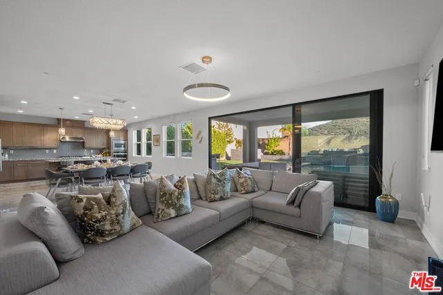 $1,249,000 | 18952 Lauren Lane, Santa Clarita, CA 91350