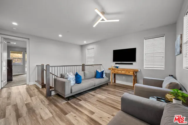 $1,249,000 | 18952 Lauren Lane, Santa Clarita, CA 91350