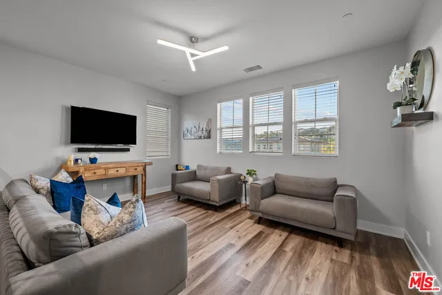 $1,249,000 | 18952 Lauren Lane, Santa Clarita, CA 91350