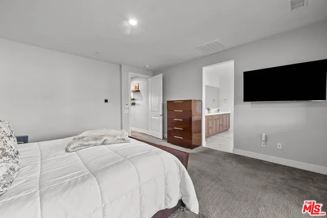 $1,249,000 | 18952 Lauren Lane, Santa Clarita, CA 91350