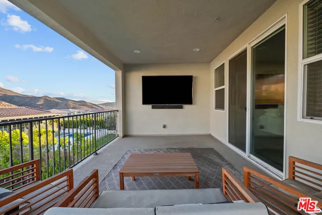 $1,249,000 | 18952 Lauren Lane, Santa Clarita, CA 91350