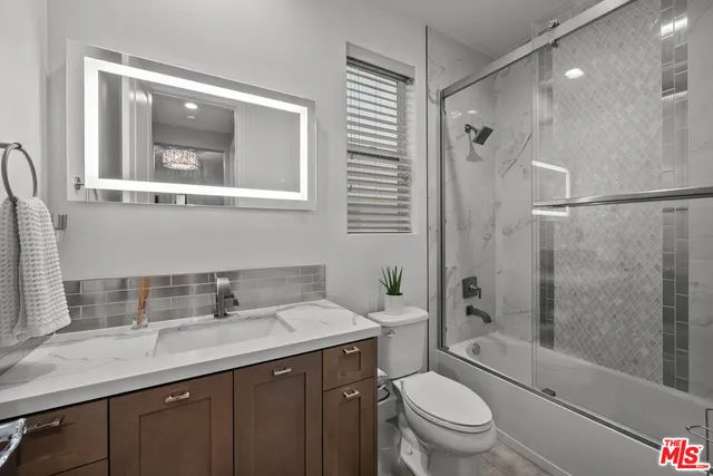 $1,249,000 | 18952 Lauren Lane, Santa Clarita, CA 91350