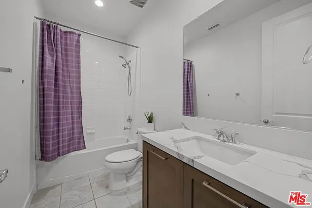 $1,249,000 | 18952 Lauren Lane, Santa Clarita, CA 91350