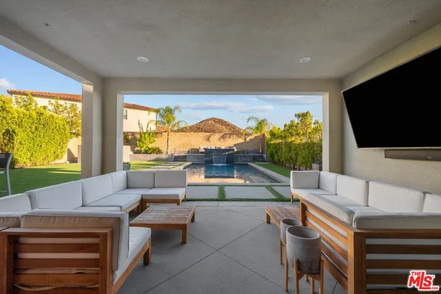 $1,249,000 | 18952 Lauren Lane, Santa Clarita, CA 91350