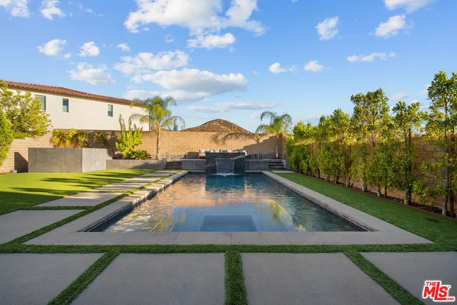 $1,249,000 | 18952 Lauren Lane, Santa Clarita, CA 91350