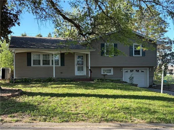 $207,500 | 3318 Melody Lane, St. Joseph, MO 64503