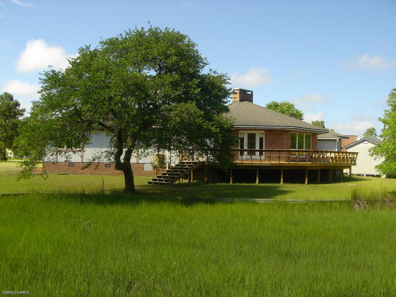208 Lewis Road Beaufort, NC 28516 - Photo 3 of 6 Back view
