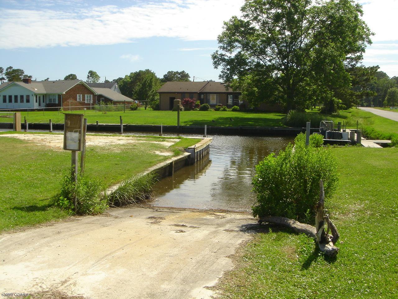 208 Lewis Road Beaufort, NC 28516 - Photo 5 of 6 Neighborhood Boat Ramp