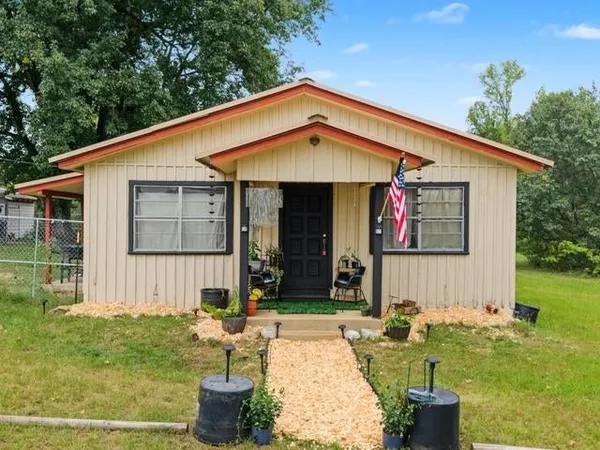 $109,900 | 789 Highway 43, Jefferson, TX 75657