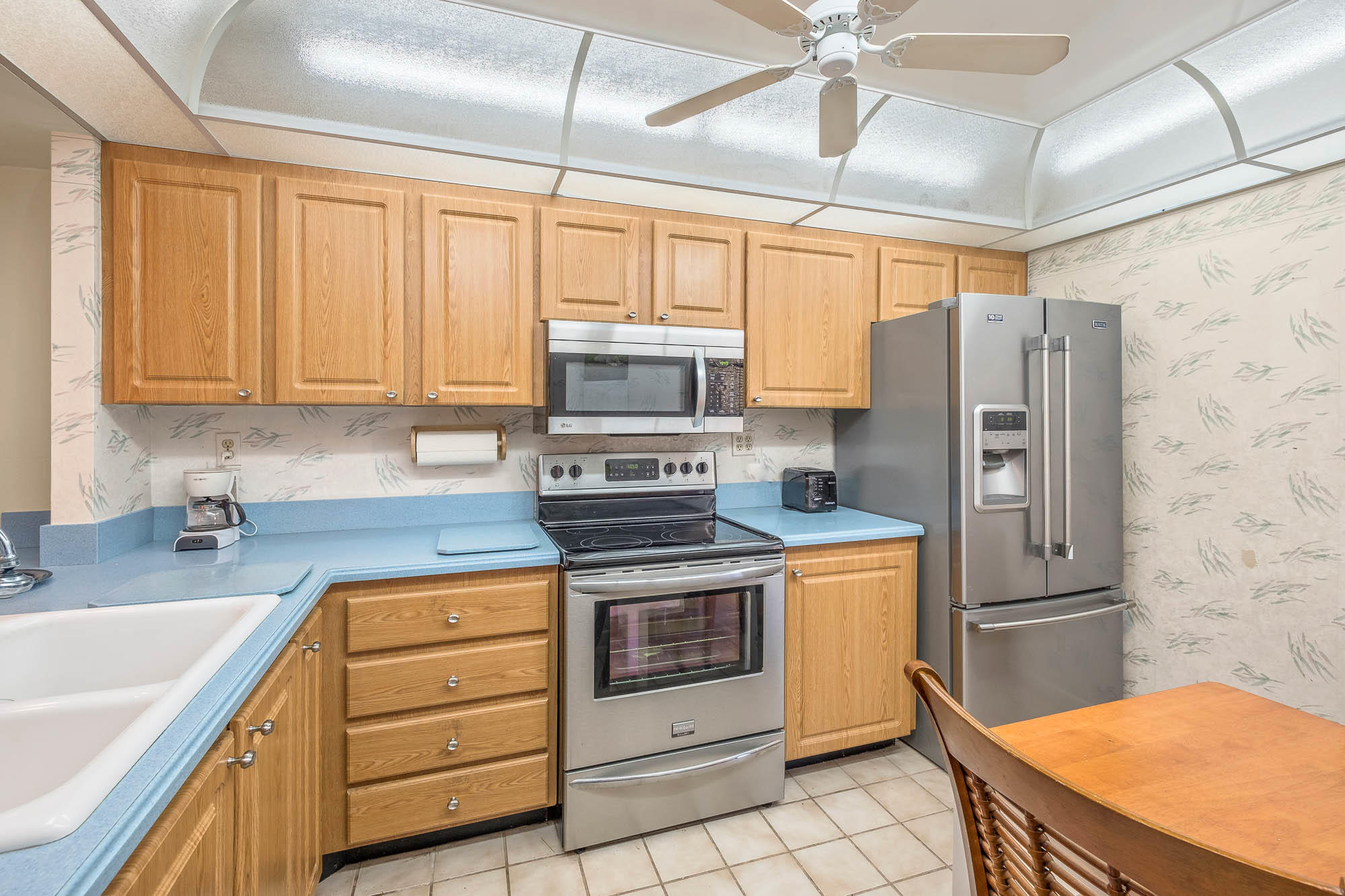 7 Royal Palm Way, Unit 305 Boca Raton, FL 33432 - Photo 11 of 24 010-Boca-Bayou-Condo-Boca-Raton-Interior