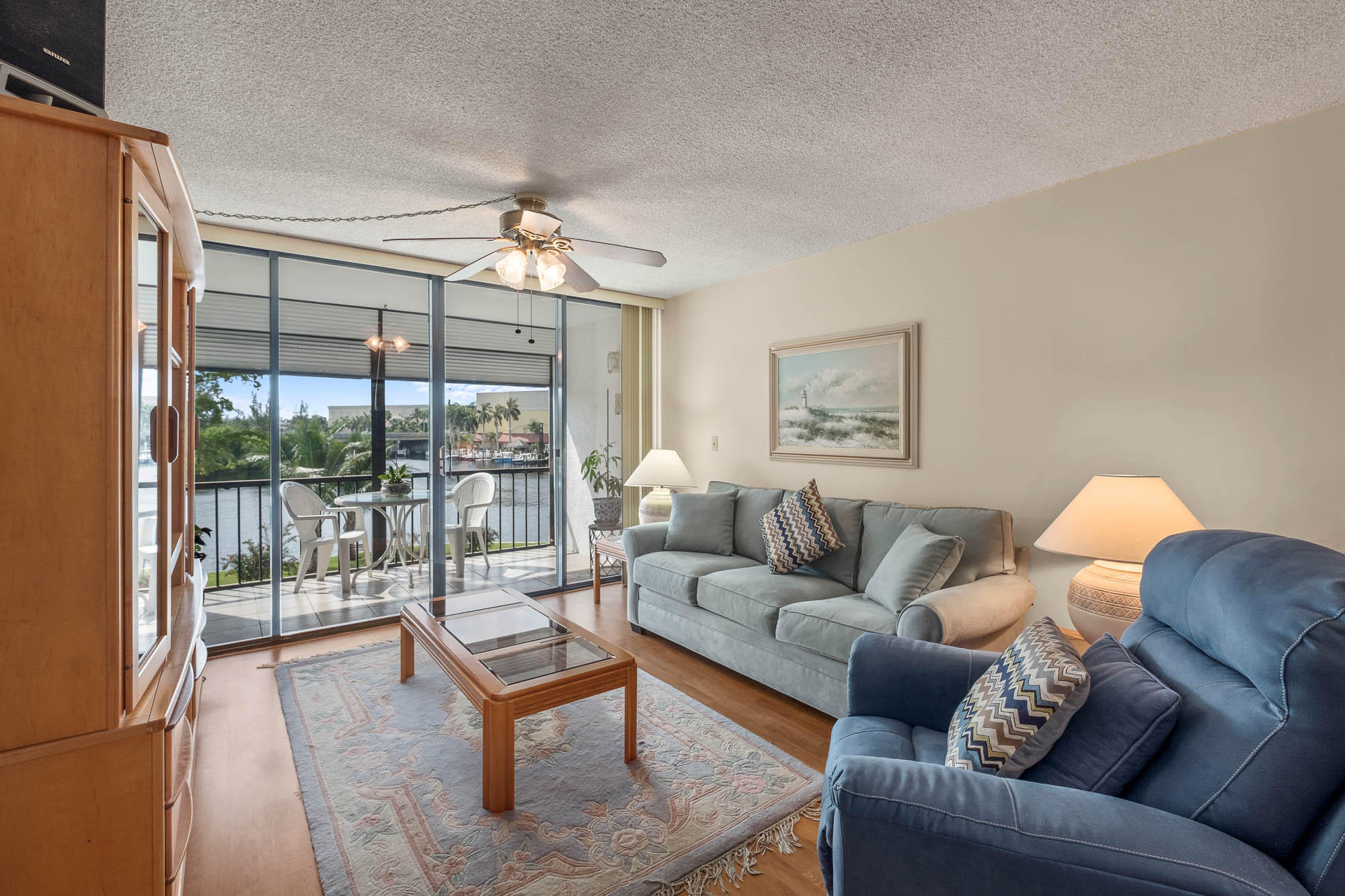 7 Royal Palm Way, Unit 305 Boca Raton, FL 33432 - Photo 4 of 24 001-Boca-Bayou-Condo-Boca-Raton-Interior