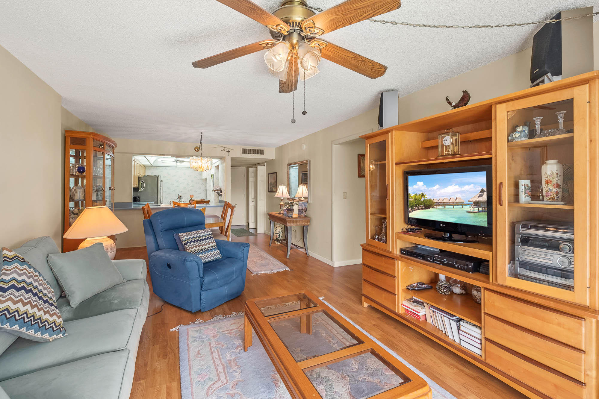 7 Royal Palm Way, Unit 305 Boca Raton, FL 33432 - Photo 7 of 24 007-Boca-Bayou-Condo-Boca-Raton-Interior