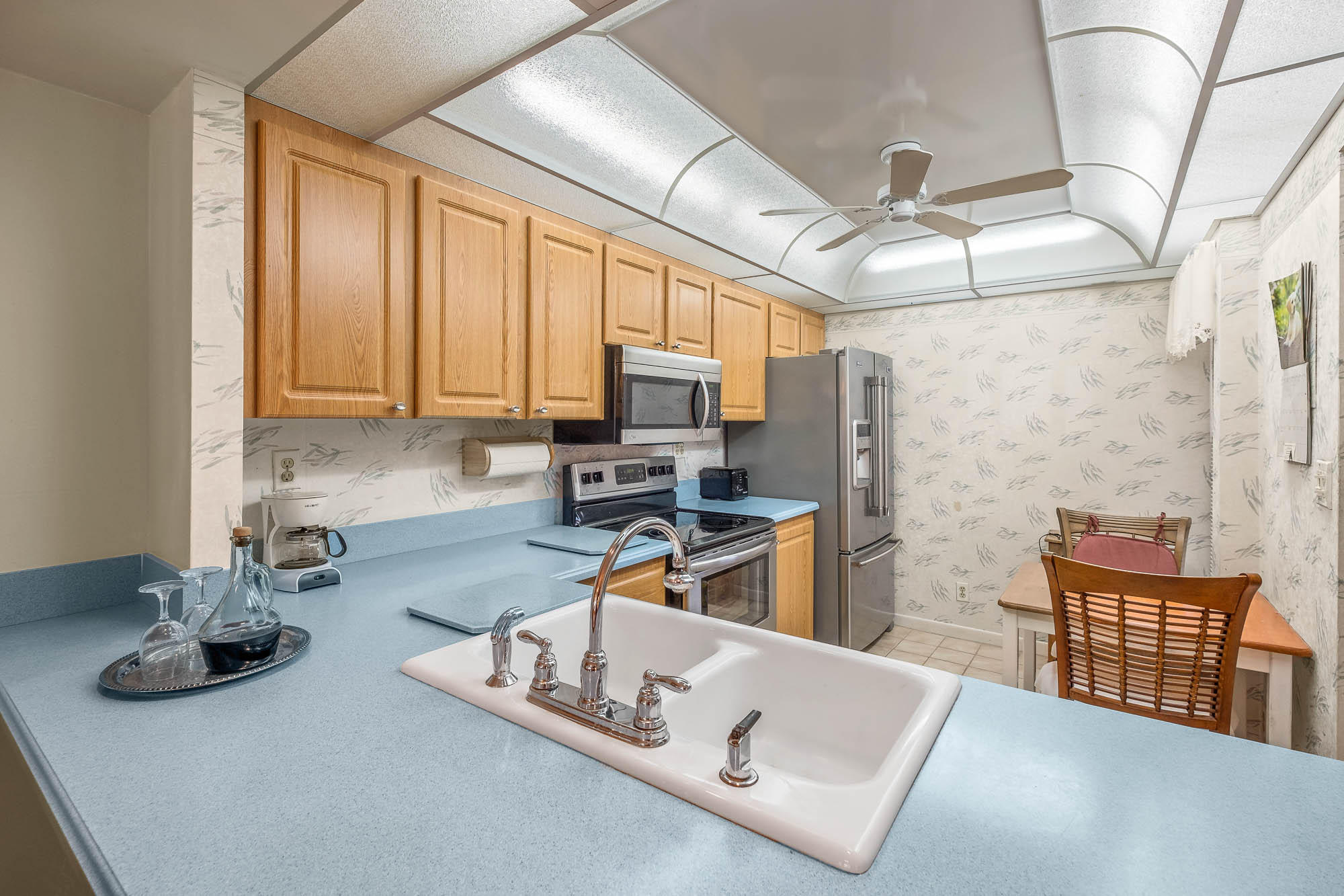 7 Royal Palm Way, Unit 305 Boca Raton, FL 33432 - Photo 9 of 24 009-Boca-Bayou-Condo-Boca-Raton-Interior