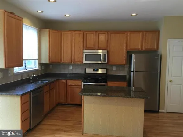 $3,000 | 2519 James Monroe Circle, Herndon, VA 20171