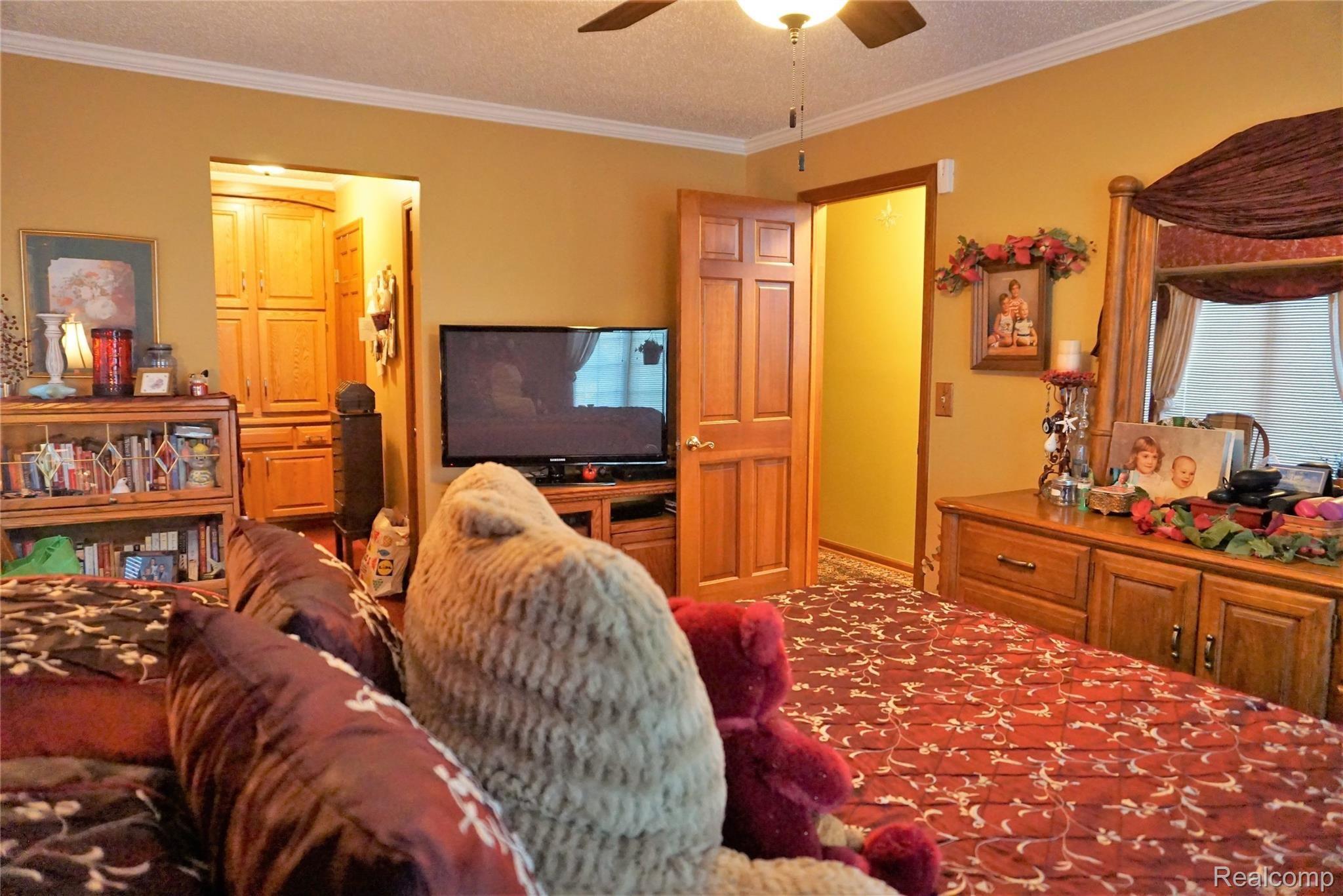 26100 Romine Road New Boston, MI 48164 - Photo 23 of 46 DSC02218 (1).JPG