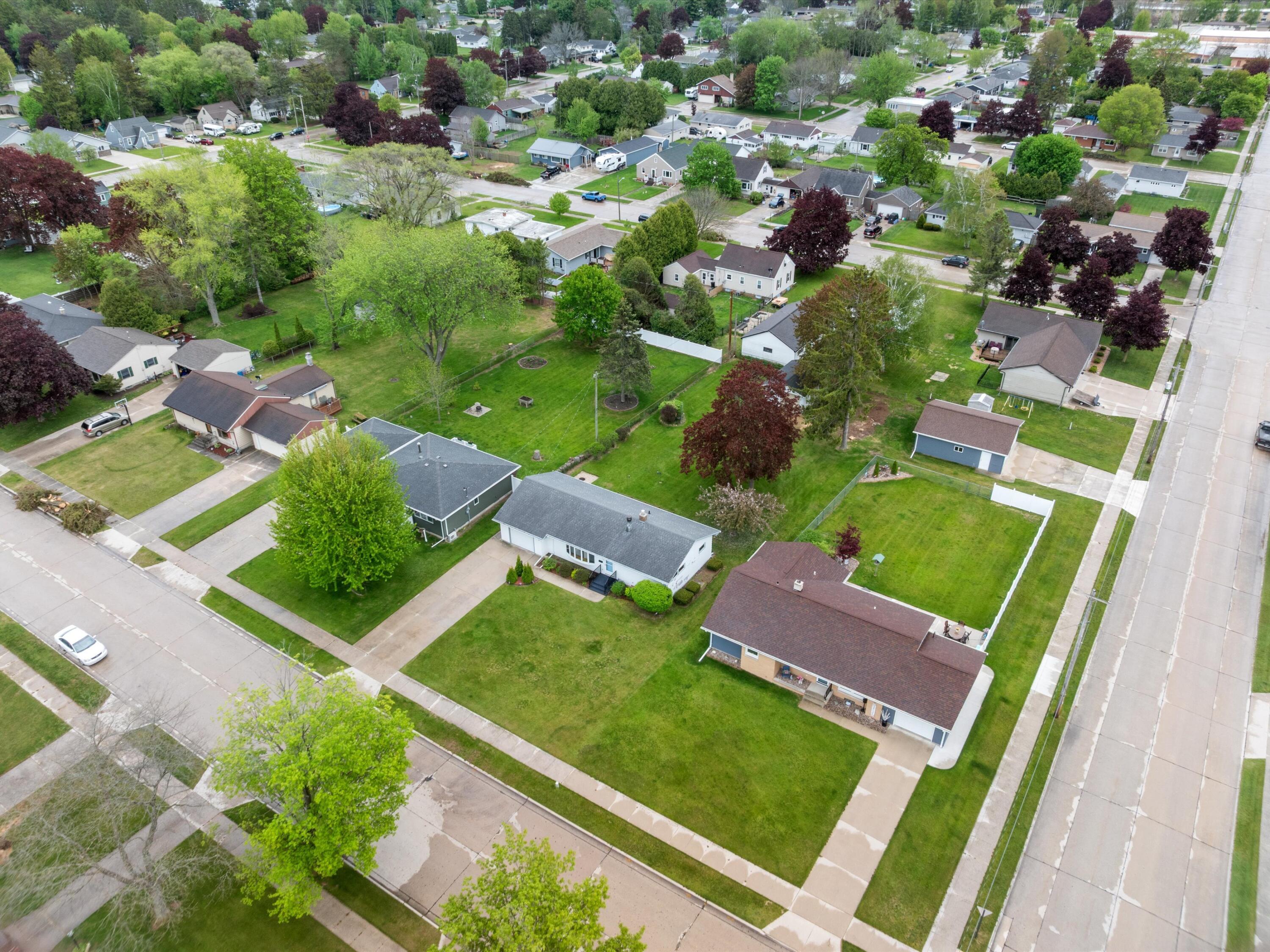 2343 39th Street Two Rivers, WI 54241 - Photo 27 of 33 26-005_3102117_2058_0075_D