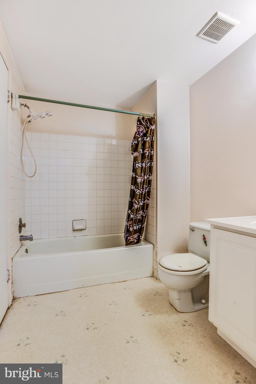 14843 Hammersmith Circle Silver Spring, MD 20906 - Photo 12 of 20 Bath