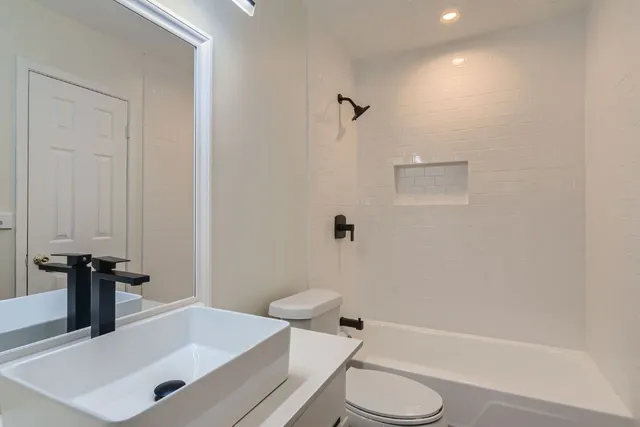 $685,000 | 3510 Southridge Drive, Austin, TX 78704