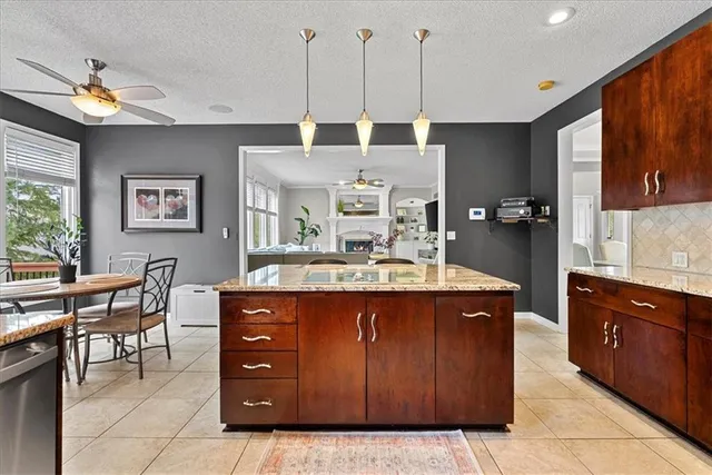 $550,000 | 6714 West 148th Terrace, Overland Park, KS 66223