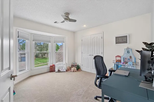 $550,000 | 6714 West 148th Terrace, Overland Park, KS 66223