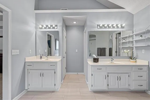 $550,000 | 6714 West 148th Terrace, Overland Park, KS 66223