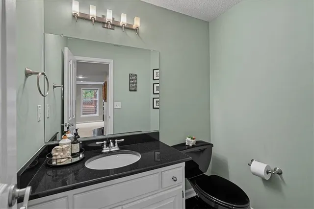 $550,000 | 6714 West 148th Terrace, Overland Park, KS 66223